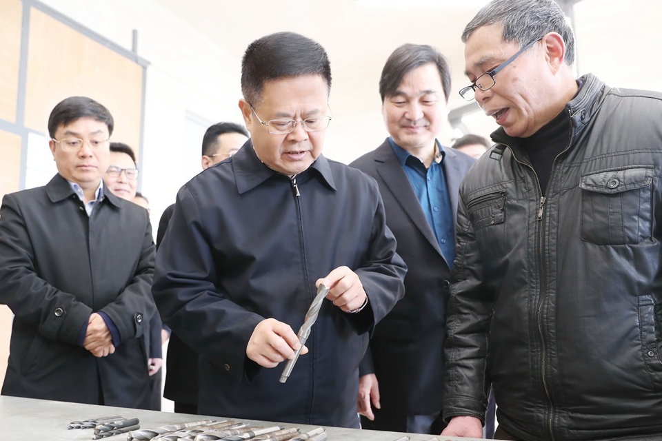 “以后坐高鐵，就會(huì)想起你們公司”，鄭柵潔基層再調(diào)研